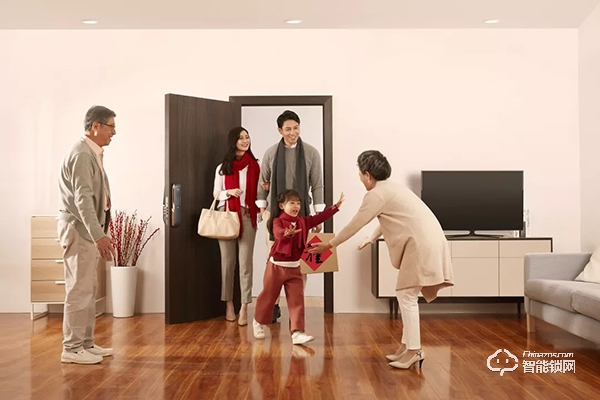 助力團圓時刻，飛利浦智能鎖全國高鐵廣告春節獻禮！