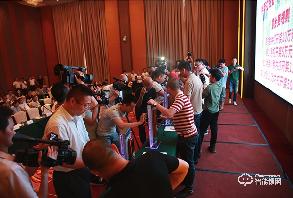 智能鎖行業(yè)標(biāo)桿玥瑪智能鎖以安全為本,營造放心消費(fèi)環(huán)境 智能鎖行業(yè)標(biāo)桿玥瑪智能鎖以安全為本,營造放心消費(fèi)環(huán)境