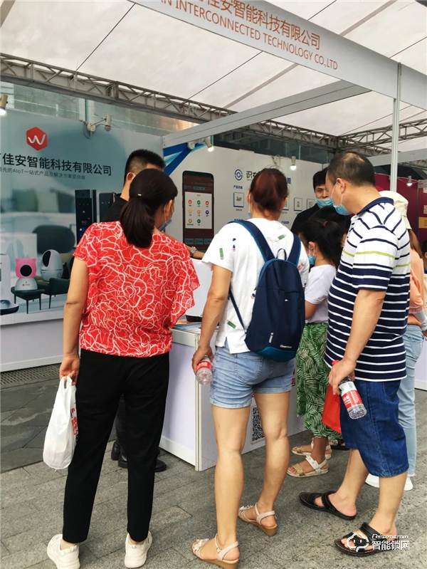 “5G+”浪潮：萬佳安中國福鎖驚艷亮相智能生活體驗展，開啟全民5G智慧新生活