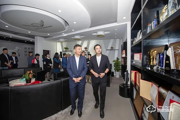 杭州市濱江區(qū)區(qū)委書記王敏帶隊調(diào)研德施曼，強(qiáng)調(diào)政企聯(lián)動，共同打造濱江智能鎖百億產(chǎn)業(yè)