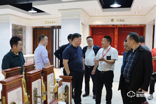 湖南江華赴粵港澳大灣區招商考察團蒞臨櫻花智能鎖考察交流 湖南江華赴粵港澳大灣區招商考察團蒞臨櫻花智能鎖考察交流