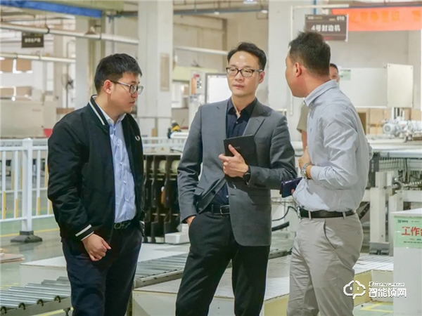 強(qiáng)強(qiáng)聯(lián)合,共創(chuàng)輝煌 | 龍湖地產(chǎn)高層到訪頂固,共謀未來深度發(fā)展 強(qiáng)強(qiáng)聯(lián)合,共創(chuàng)輝煌 | 龍湖地產(chǎn)高層到訪頂固,共謀未來深度發(fā)展