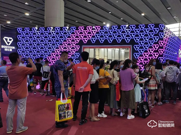 智能門鎖新黑馬,保仕盾斬獲智能鎖十大品牌獎(jiǎng) 智能門鎖新黑馬,保仕盾斬獲智能鎖十大品牌獎(jiǎng)