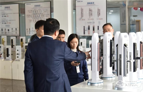 初到科技領導一行蒞臨科裕智能鎖參觀交流 初到科技領導一行蒞臨科裕智能鎖參觀交流