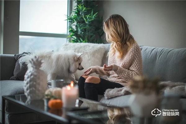 飛利浦智能鎖,讓獨居生活有保障、更安全 飛利浦智能鎖,讓獨居生活有保障、更安全