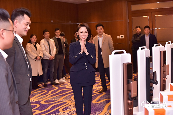 行業(yè)首創(chuàng)升降攝像頭3D人臉鎖發(fā)布 簽約九球天后潘曉婷------格里維爾以質(zhì)量為核心理念開啟2021新篇章 行業(yè)首創(chuàng)升降攝像頭3D人臉鎖發(fā)布 簽約九球天后潘曉婷------格里維爾以質(zhì)量為核心理念開啟2021新篇章