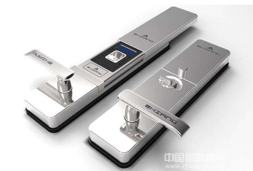 我想換把智能鎖，可是換成指紋鎖，需要重新換門嗎?