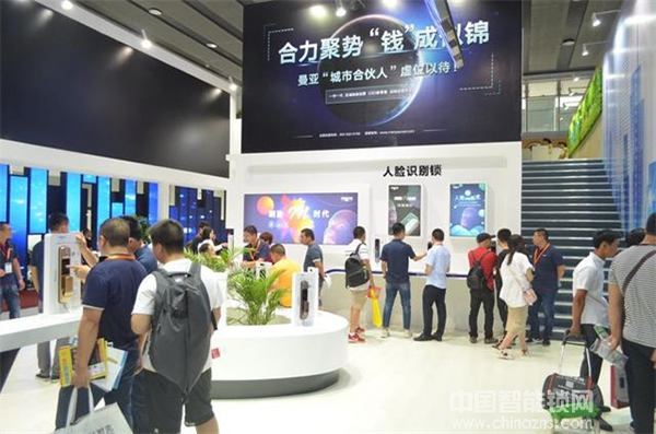 中國首款AI智能鎖亮相建博會 用科技賦予 中國首款AI智能鎖亮相建博會 用科技賦予