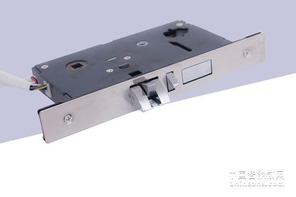 眾多企業(yè)紛紛進(jìn)軍智能門鎖行業(yè) 安全性能成企業(yè)研發(fā)的重點(diǎn) 眾多企業(yè)紛紛進(jìn)軍智能門鎖行業(yè) 安全性能成企業(yè)研發(fā)的重點(diǎn)