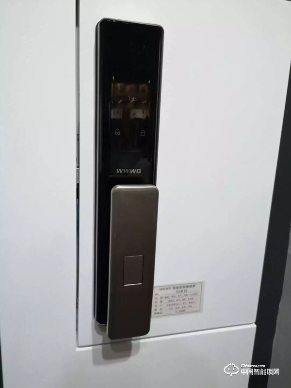 近百個(gè)智能鎖品牌上海建博會(huì)爭奇斗艷,這些新技術(shù)和黑科技成關(guān)注焦點(diǎn) 近百個(gè)智能鎖品牌上海建博會(huì)爭奇斗艷,這些新技術(shù)和黑科技成關(guān)注焦點(diǎn)