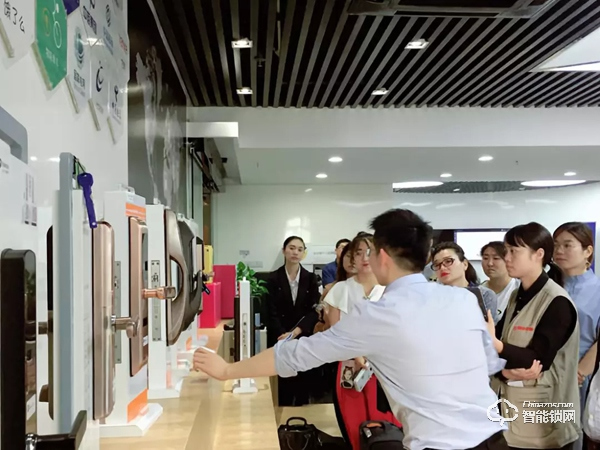 飛利浦自帶流量成智能鎖高端品牌 艾特完成全屋智能布局 物聯鎖-智能車鎖及智能掛鎖隱形冠軍 飛利浦自帶流量成智能鎖高端品牌 艾特完成全屋智能布局 物聯鎖-智能車鎖及智能掛鎖隱形冠軍