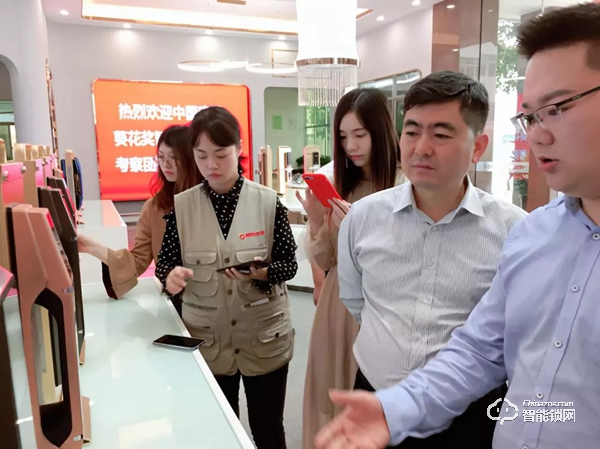 堅朗海貝斯用心打磨產品、皇家金盾年產能達40萬、銳吉將攜多款魔鏡亮相建博會 堅朗海貝斯用心打磨產品、皇家金盾年產能達40萬、銳吉將攜多款魔鏡亮相建博會