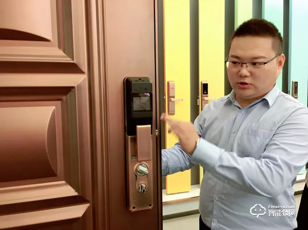 堅朗海貝斯用心打磨產品、皇家金盾年產能達40萬、銳吉將攜多款魔鏡亮相建博會 堅朗海貝斯用心打磨產品、皇家金盾年產能達40萬、銳吉將攜多款魔鏡亮相建博會