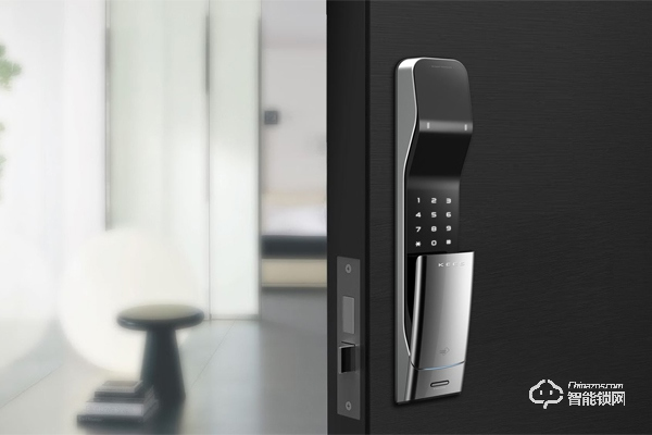 在智能鎖等智能家居大爆發的時代,安全問題是十分嚴峻的 在智能鎖等智能家居大爆發的時代,安全問題是十分嚴峻的