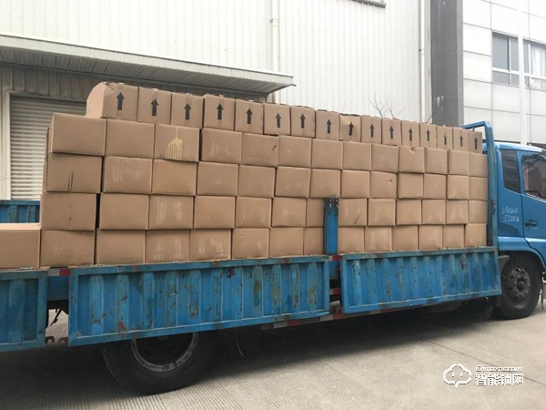 一張跨省通行證、一把智能門鎖、一系列減負(fù)措施,寶山工業(yè)園區(qū)90%企業(yè)復(fù)工 一張跨省通行證、一把智能門鎖、一系列減負(fù)措施,寶山工業(yè)園區(qū)90%企業(yè)復(fù)工