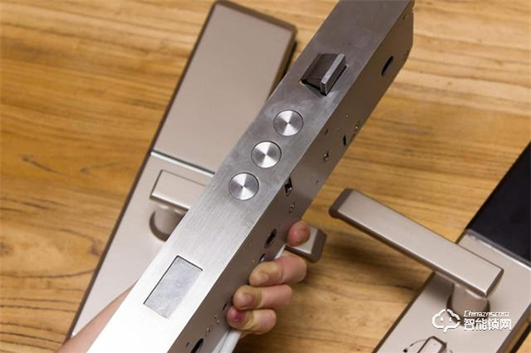 智能門鎖怎么選?別聽導購忽悠,關注這幾個方面就夠了! 智能門鎖怎么選?別聽導購忽悠,關注這幾個方面就夠了!