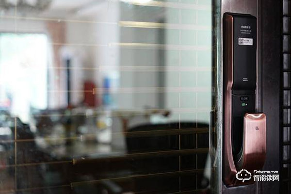 優(yōu)點智能鎖e1怎么打開電池蓋 使用優(yōu)點智能鎖e1要注意哪些方面 優(yōu)點智能鎖e1怎么打開電池蓋 使用優(yōu)點智能鎖e1要注意哪些方面