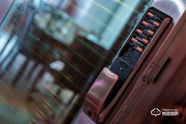 優(yōu)點智能鎖e1怎么打開電池蓋 使用優(yōu)點智能鎖e1要注意哪些方面 優(yōu)點智能鎖e1怎么打開電池蓋 使用優(yōu)點智能鎖e1要注意哪些方面