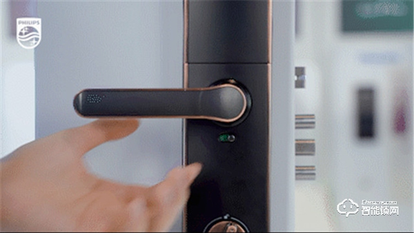 如何預(yù)防貓眼開鎖?換把飛利浦智能鎖就夠了 如何預(yù)防貓眼開鎖?換把飛利浦智能鎖就夠了