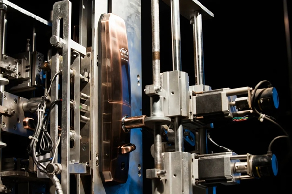 因特智能鎖加入上市公司頂固后，為何自稱(chēng)花費(fèi)如流水一般？