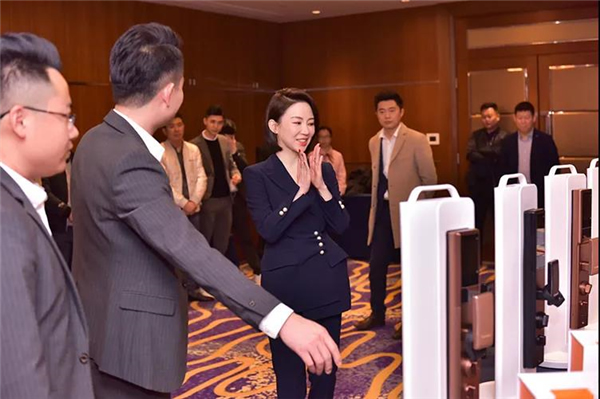 格里維爾智能鎖丨簽約九球天后潘曉婷 開啟2021新篇章 格里維爾智能鎖丨簽約九球天后潘曉婷 開啟2021新篇章