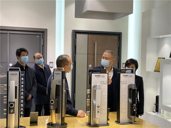 忠恒高配智能門鎖:市人大常委會主任李鋒帶隊赴忠恒集團調研 忠恒高配智能門鎖:市人大常委會主任李鋒帶隊赴忠恒集團調研