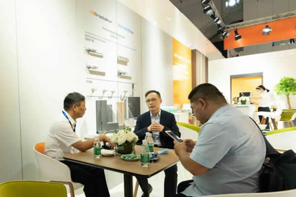 多瑪凱拔與馬斯德克共同亮相CHCC2020 多瑪凱拔與馬斯德克共同亮相CHCC2020