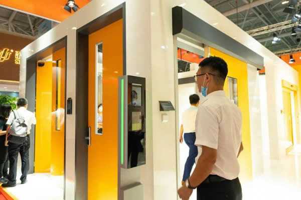 多瑪凱拔與馬斯德克共同亮相CHCC2020 多瑪凱拔與馬斯德克共同亮相CHCC2020