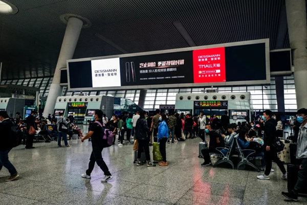 德施曼麒麟R8“刷臉”亮相各大機場高鐵站,二代3D人臉智能鎖迅速引爆中高端市場 德施曼麒麟R8“刷臉”亮相各大機場高鐵站,二代3D人臉智能鎖迅速引爆中高端市場