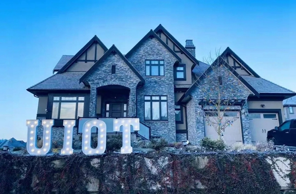 UIOT超級智慧家獲贈恐龍蛋一枚 UIOT超級智慧家獲贈恐龍蛋一枚