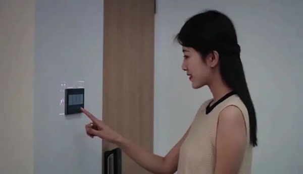 海爾智慧家居:卡薩帝「指揮家」智能面板 海爾智慧家居:卡薩帝「指揮家」智能面板