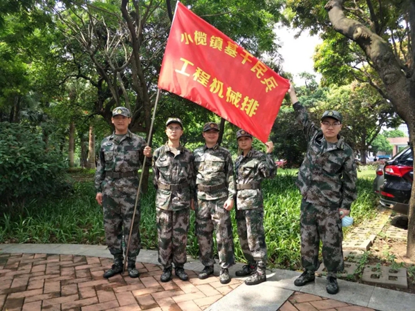 楊格鎖業(yè) 穿上軍裝的他們，英姿颯爽