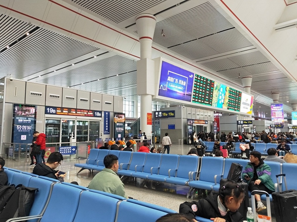 頂固輕奢家搶占高鐵C位 霸屏模式開啟精致歸家路 頂固輕奢家搶占高鐵C位 霸屏模式開啟精致歸家路