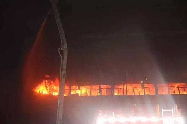 曼亞科技:江西一老板放火燒了自己的工廠 實體辛酸誰能懂 曼亞科技:江西一老板放火燒了自己的工廠 實體辛酸誰能懂