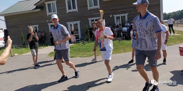 楊格鎖業董事長楊官貴成為歐運會火炬手 傳遞拼搏精神 楊格鎖業董事長楊官貴成為歐運會火炬手 傳遞拼搏精神