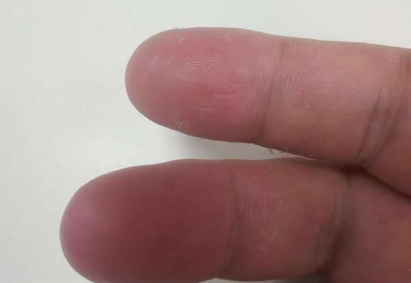 按了十多次指紋,終于打開了門,該換智能鎖了啊 按了十多次指紋,終于打開了門,該換智能鎖了啊