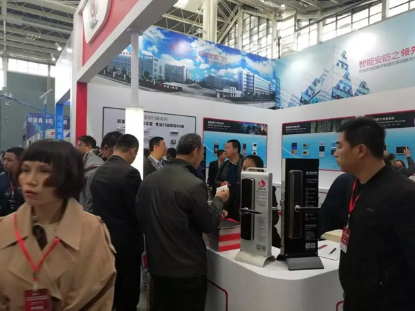 甌寶智能鎖亮相河北安防展,智能鎖新品獲點贊 甌寶智能鎖亮相河北安防展,智能鎖新品獲點贊