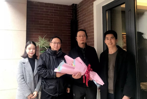 紫光物聯智能家居CEO葉龍到訪業主家庭調研產品效果