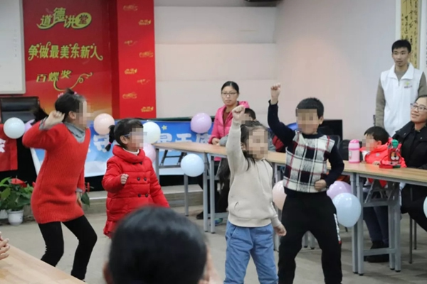 德施曼小嘀云智能鎖“曼步星空”歌舞會開啟2019溫暖新春 德施曼小嘀云智能鎖“曼步星空”歌舞會開啟2019溫暖新春