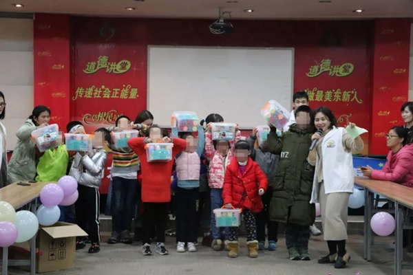 德施曼小嘀云智能鎖“曼步星空”歌舞會開啟2019溫暖新春 德施曼小嘀云智能鎖“曼步星空”歌舞會開啟2019溫暖新春