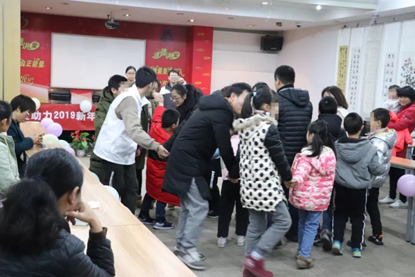 德施曼小嘀云智能鎖“曼步星空”歌舞會開啟2019溫暖新春 德施曼小嘀云智能鎖“曼步星空”歌舞會開啟2019溫暖新春