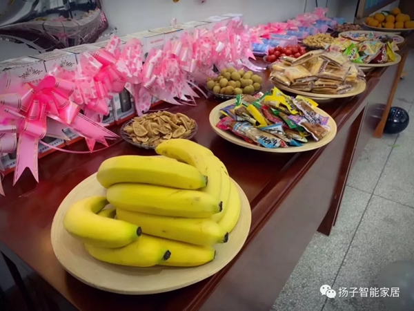 圣誕期間,揚(yáng)子智能家居為員工舉辦集體生日會 圣誕期間,揚(yáng)子智能家居為員工舉辦集體生日會