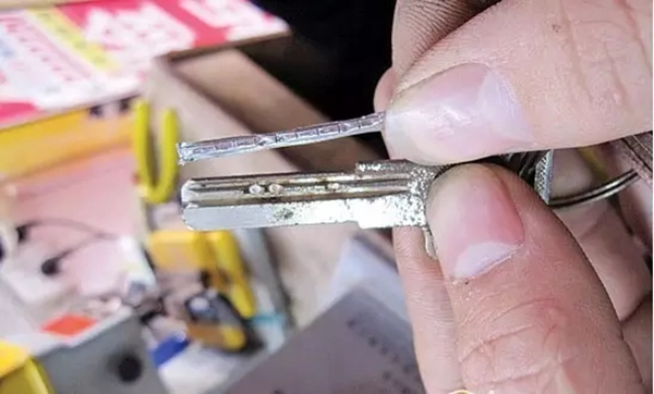 紐威爾智能鎖專注美學(xué)與科技的融合，為客戶提供優(yōu)質(zhì)產(chǎn)品