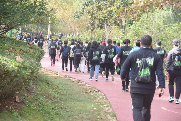 美菱智能鎖舉行健走活動,果然很“步益young”! 美菱智能鎖舉行健走活動,果然很“步益young”!