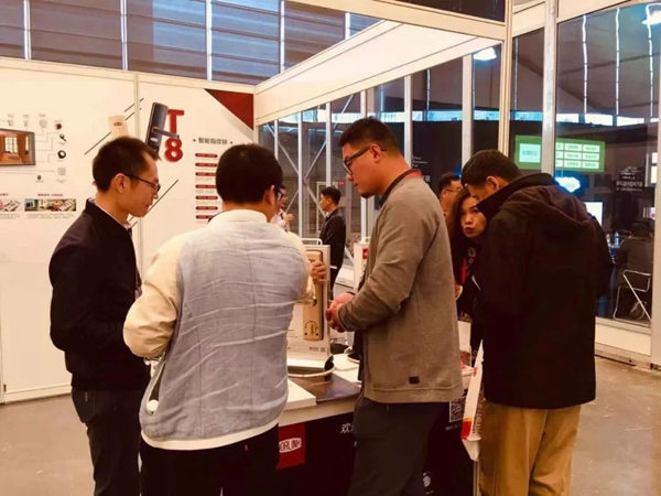 多靈智能指紋鎖亮相電子展,開啟智能鎖安全新體驗 多靈智能指紋鎖亮相電子展,開啟智能鎖安全新體驗