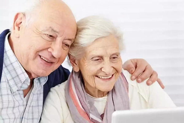 九彩鷹皇:智能鎖撬動(dòng)“銀發(fā)經(jīng)濟(jì)”,打造10萬億級別的龐大市場 九彩鷹皇:智能鎖撬動(dòng)“銀發(fā)經(jīng)濟(jì)”,打造10萬億級別的龐大市場