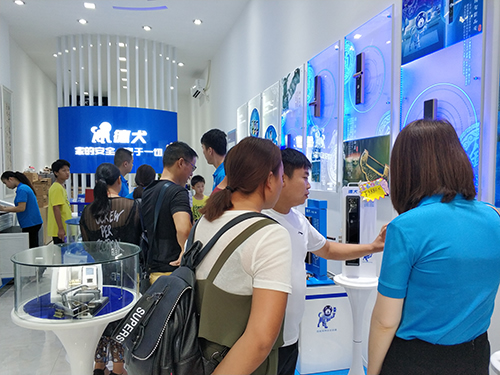 這才是智能門鎖的正確營銷方式!終于找到方向了 這才是智能門鎖的正確營銷方式!終于找到方向了