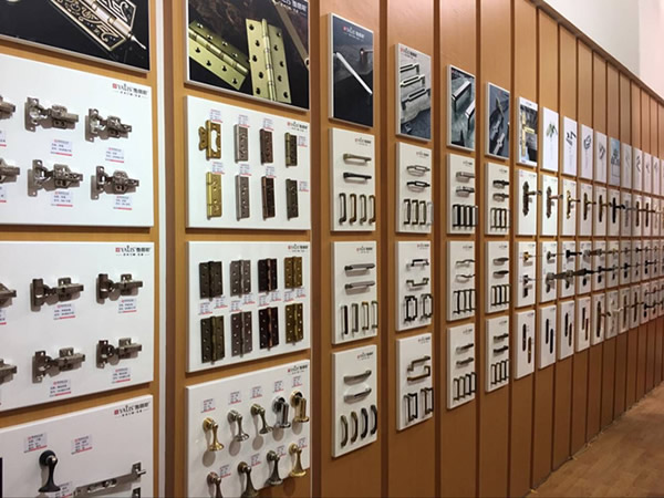 簡約新風尚匯聚于此--記2017北京國際門展首日 簡約新風尚匯聚于此--記2017北京國際門展首日