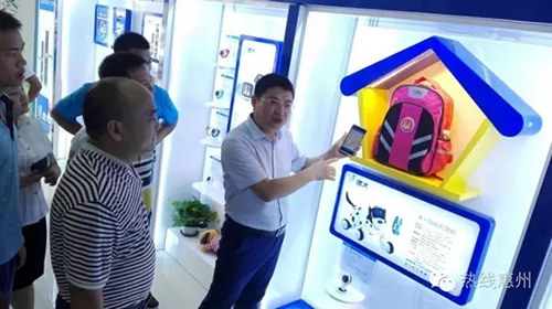 開學(xué)在即，你該給孩子買個德犬護(hù)脊減負(fù)健康書包了