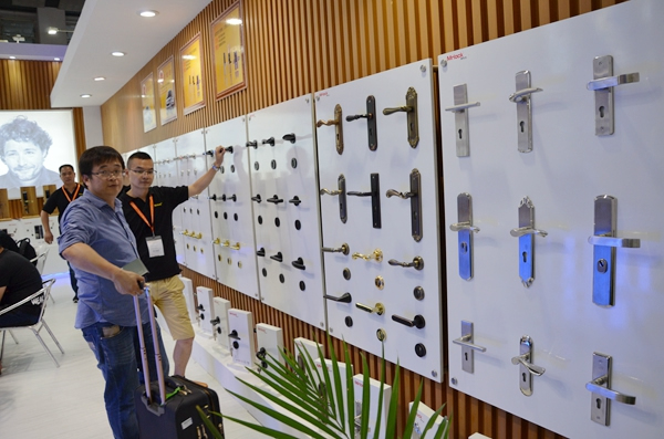 鎖先生招商終極大招:預定20萬送豪車 鎖先生招商終極大招:預定20萬送豪車